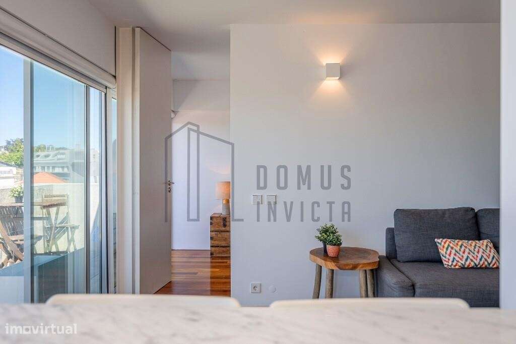 T1 com terraço, para venda-9