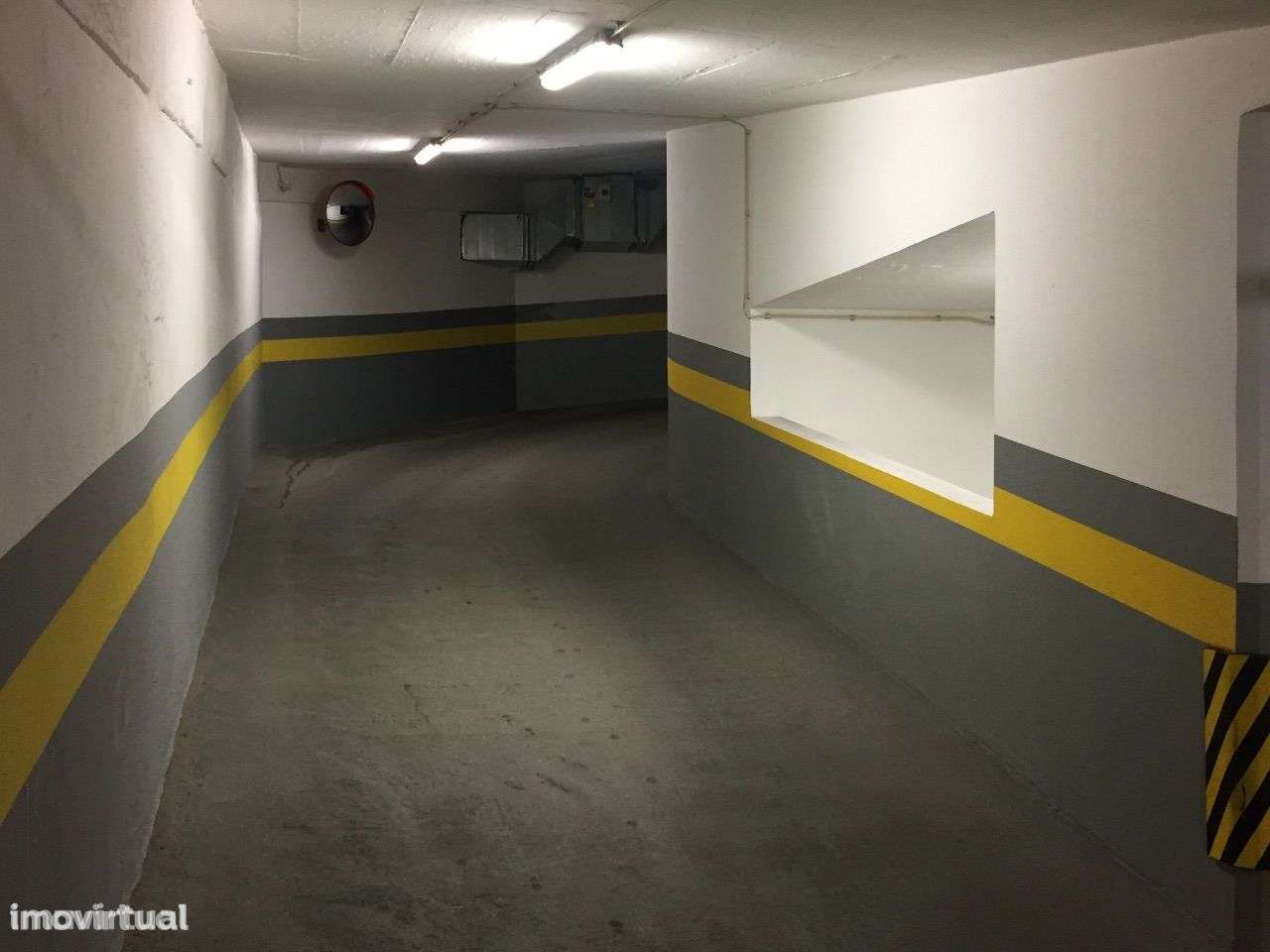 Lugar de estacionamento junto à Gulbenkian/El Corte Inglés - Grande imagem: 4/5