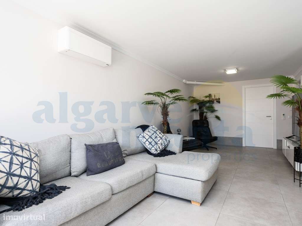 EXCLUSIVO! Moradia T3 Moderna com Piscina Privada no coração de Vil...-33