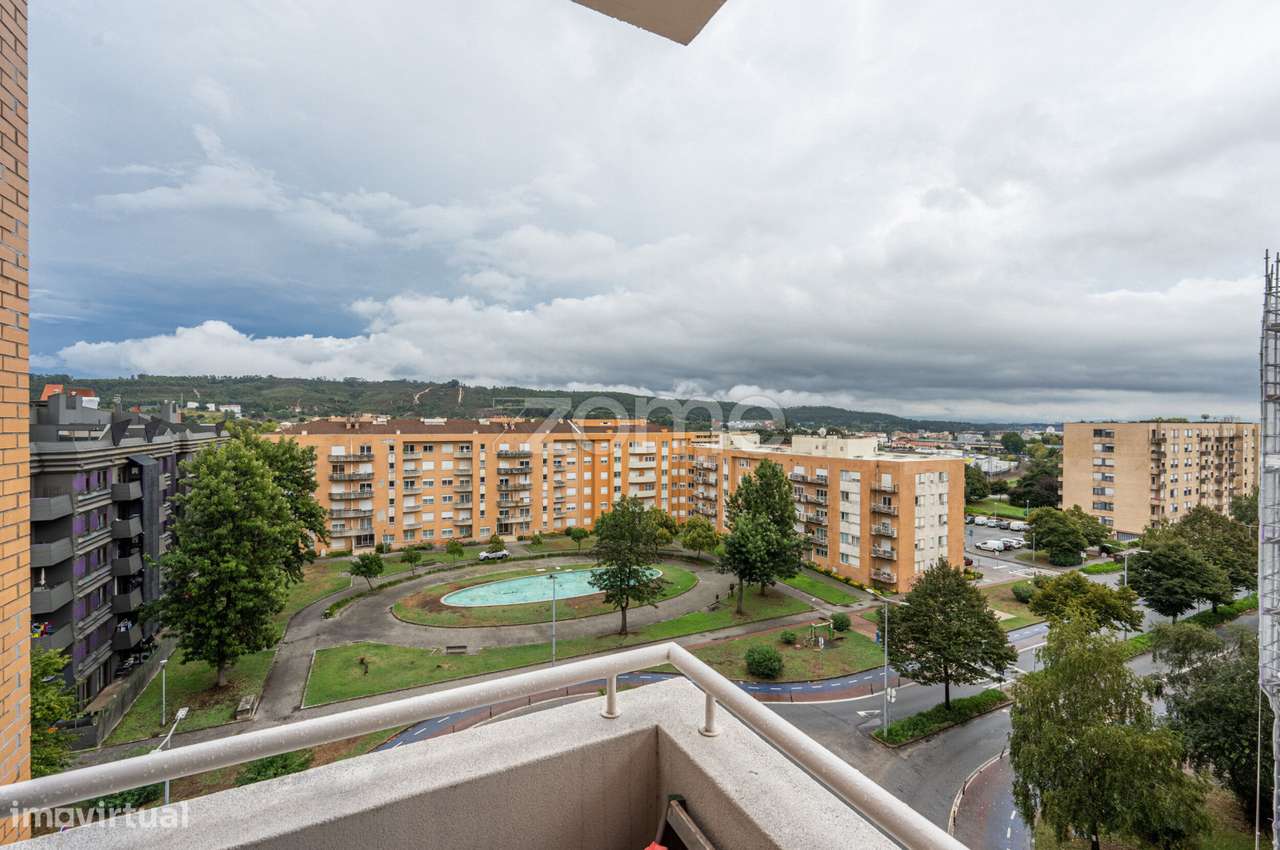 Apartamento T3 com varandas, em Valongo-15