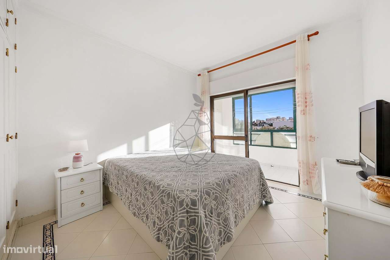 Apartamento T1 Luminoso com Áreas Generosas em Portimão - Grande imagem: 3/30