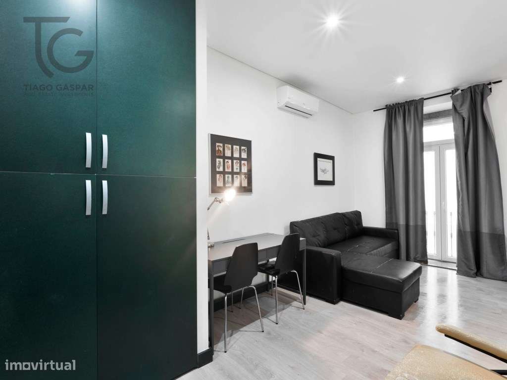 Prédio com 7 Unidades de AL e Loja em Lisboa-13