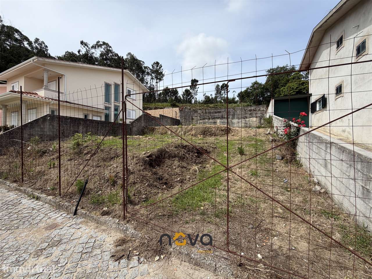 Lote para construção de moradia isolada em Fornelo, Vila do Conde-12