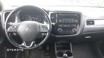 Mitsubishi Outlander 2.0 Intense 2WD CVT - 17