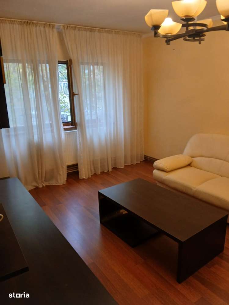 Apartament 4 camere zona Sărari - Imagine principală: 2/14