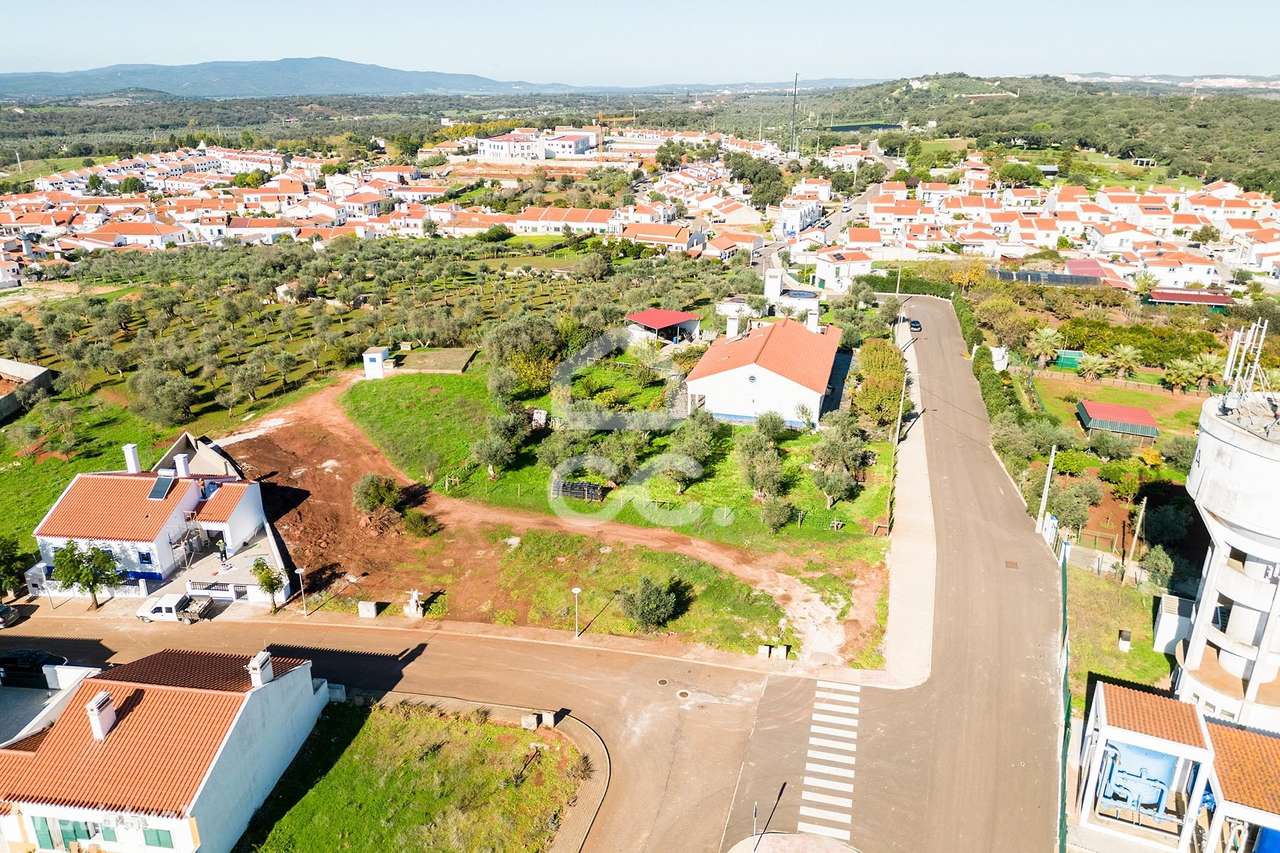 Lote de terreno de 324 m2 para construção de moradia | Alandroal - Grande imagem: 5/16