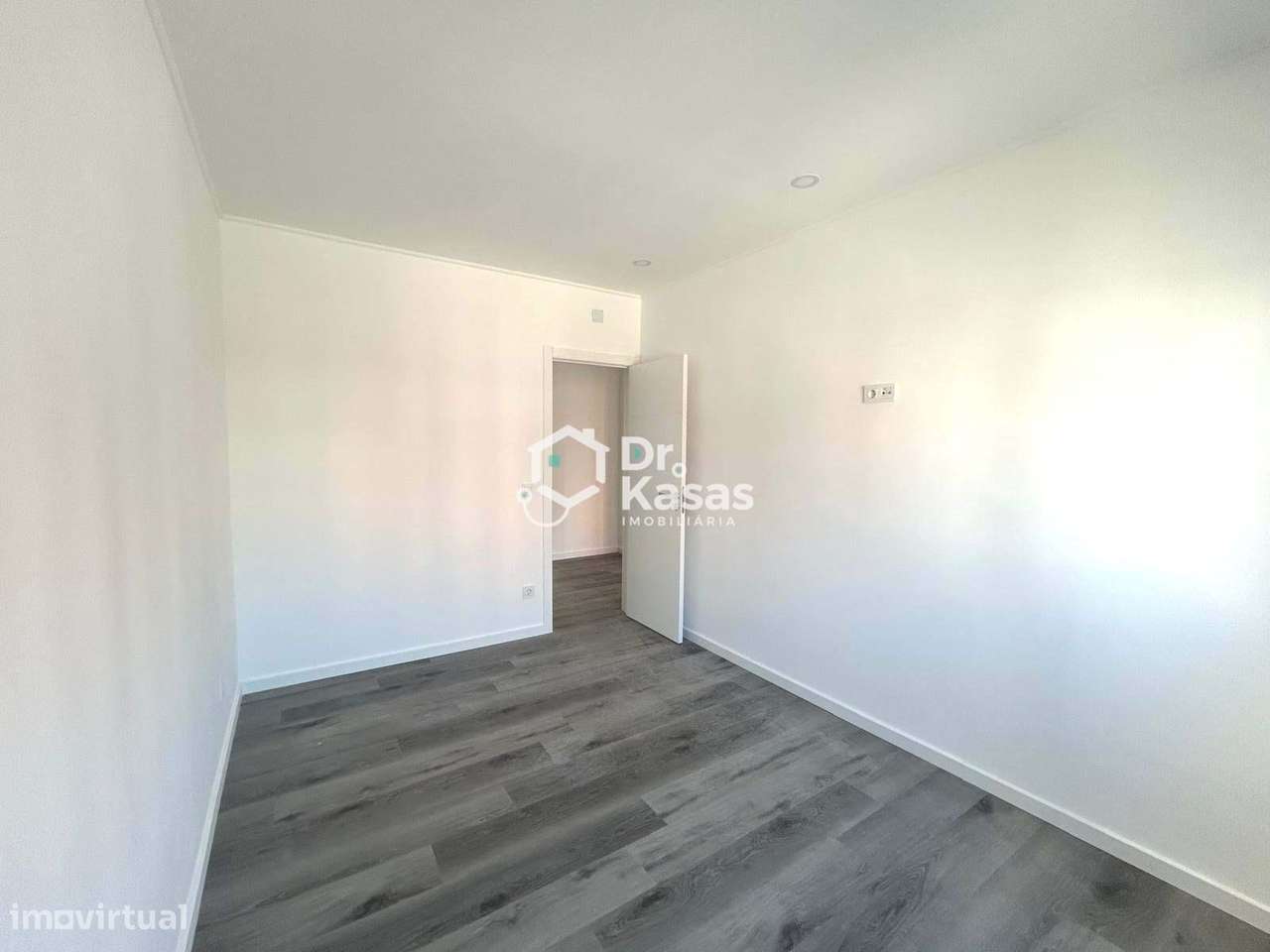 Apartamento T2 Renovado na Baixa da Banheira-25