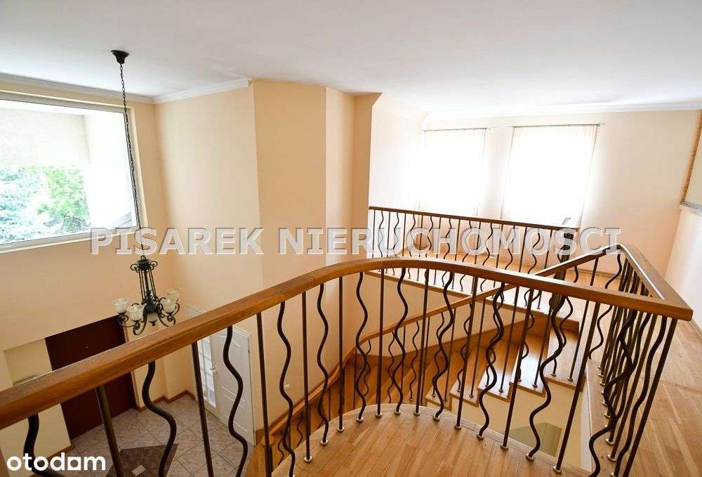 Duży komfortowy dom w Konstancinie-5