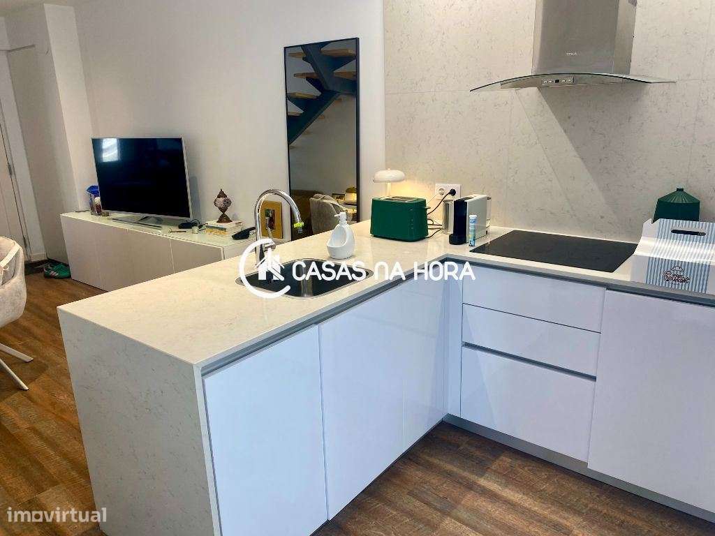 Moradia Triplex T2 em Almada na Rua Capitão Leitão-6