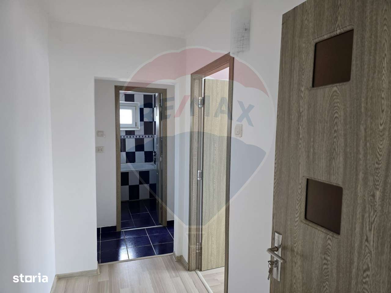 Apartament cu 3 camere de vânzare, strada Pictor Aman - Imagine principală: 5/8