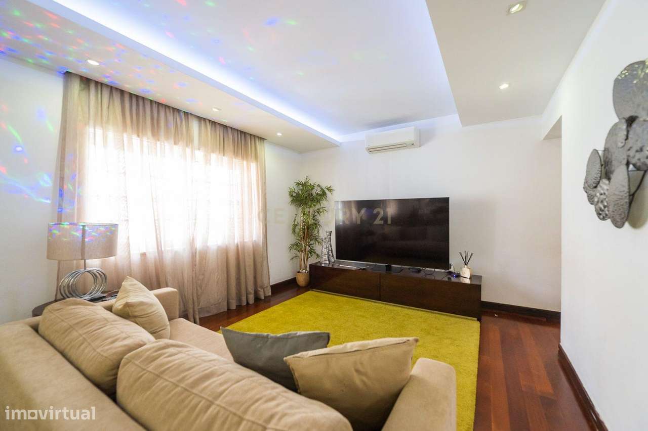 Moradia T4 com piscina-9