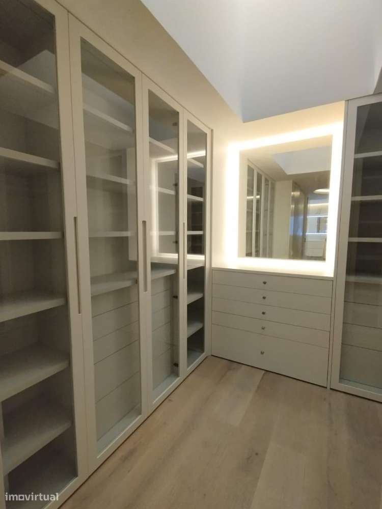 Moradia de Luxo a Estrear no Coração da Quinta da Marinha Sul-20