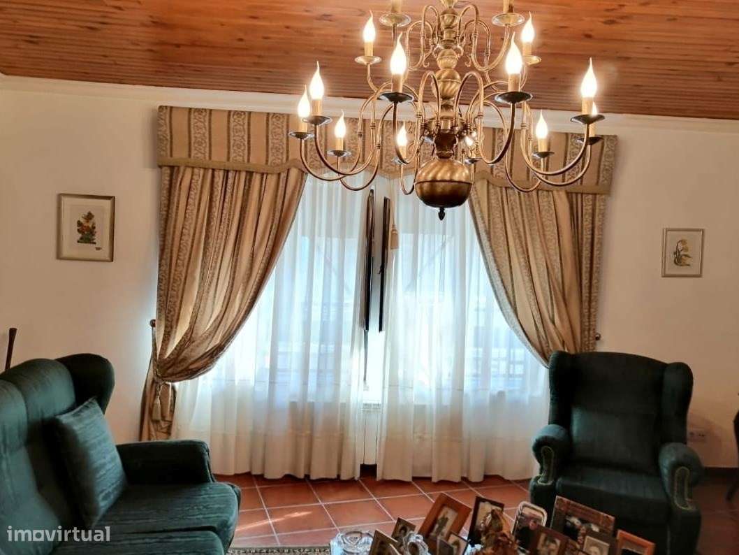 Moradia de Grande Dimensão com Potencial Habitacional, Turístico e de-1