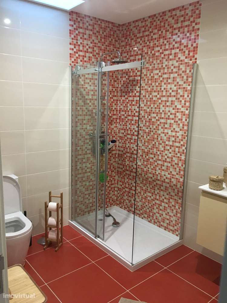 Moradia T3 com 3 Suítes, Closet, Garagem Dupla - Grande imagem: 5/15