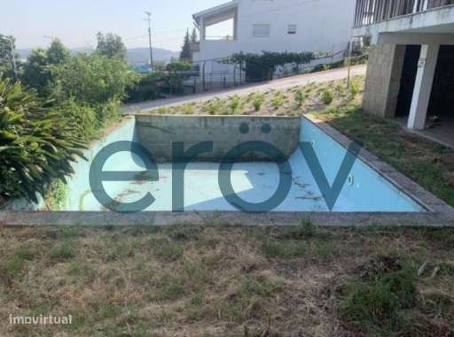 Moradia Unifamiliar com Piscina em Azurém, Guimarães – Próxima da Univ-24