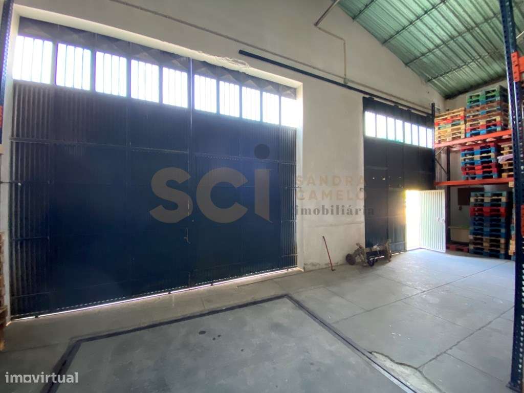 Armazém em Vila Nova de São Bento, com cerca de trezentos metros qu...-7
