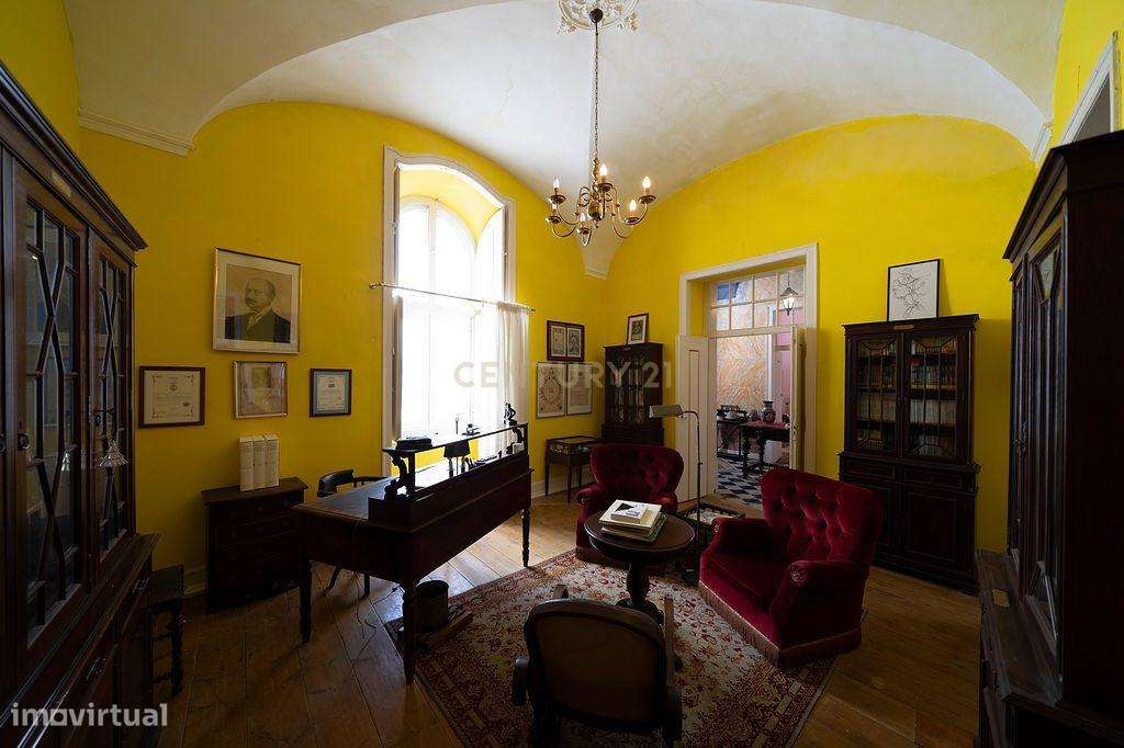 Casa Senhorial do Sec XIX no coração de Ferreira do Alentejo - Grande imagem: 5/44