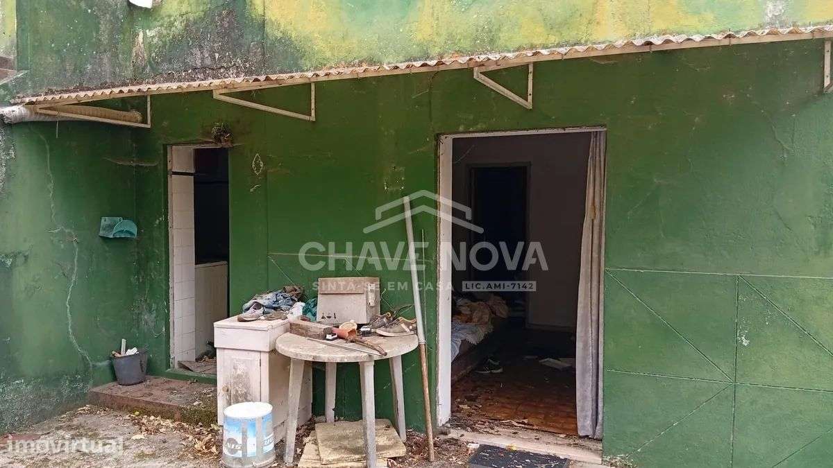 Moradia Isolada p/Recuperar em Valadares-24