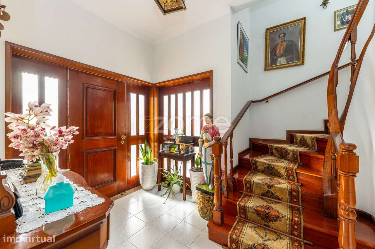 Moradia T3 em Grijó com 2.531 m² de Terreno e Campo Futebol - Grande imagem: 5/30