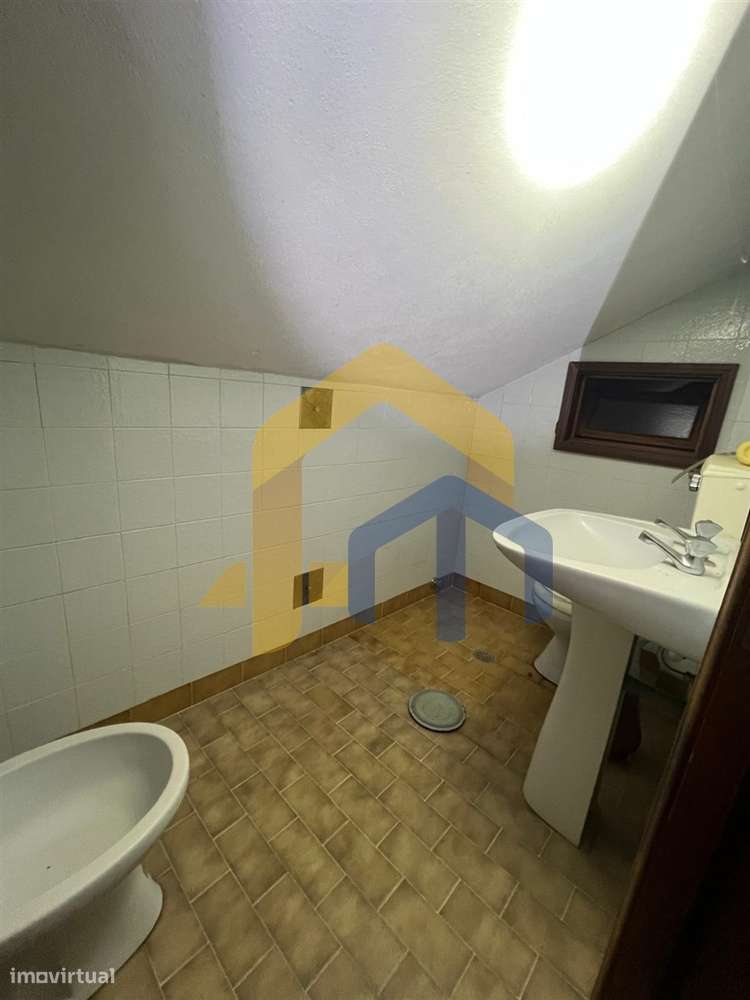 Apartamento T2+1 com Sotão Aproveitado , em Estremoz-10