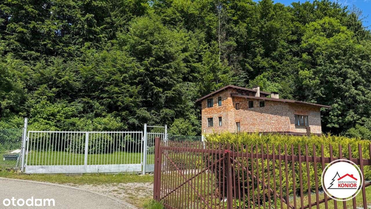 Dom z ogrodem w atrakcyjnej lokalizacji blisko wyciągów .-7