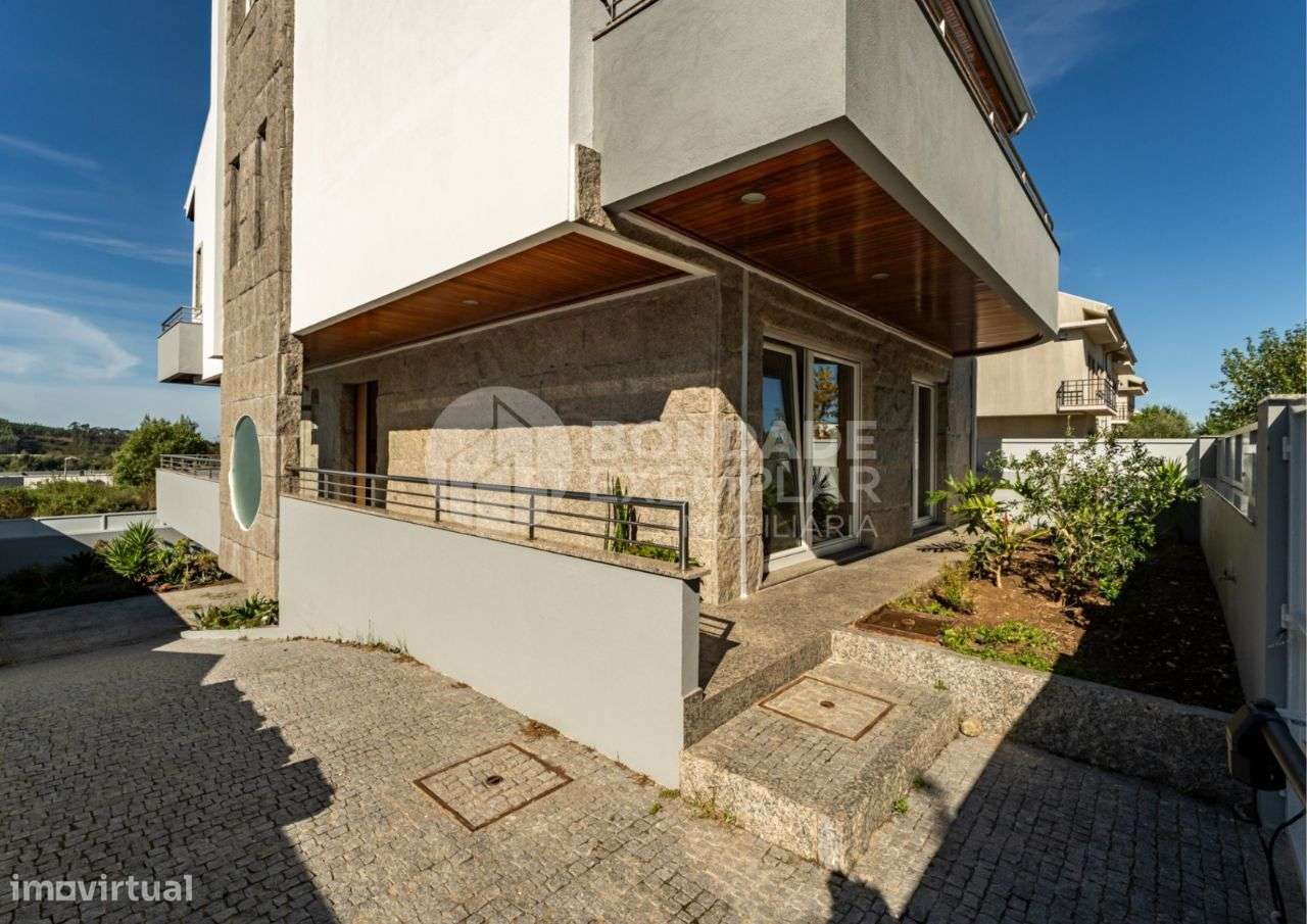 Excelente Moradia V4 - Quinta de Lousã - Valongo-3