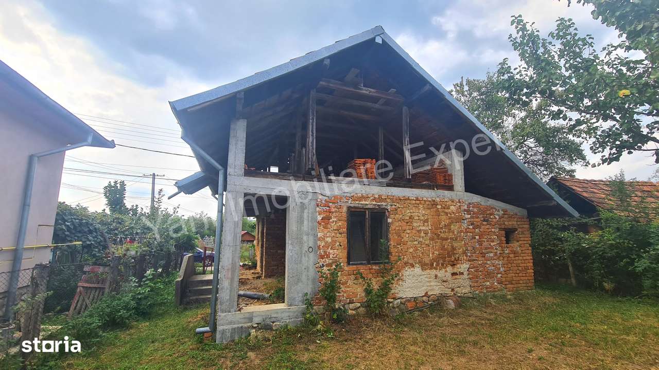 Casă bătrânească + 1462 mp teren de vânzare în Curtea de Argeș. - Imagine principală: 4/16