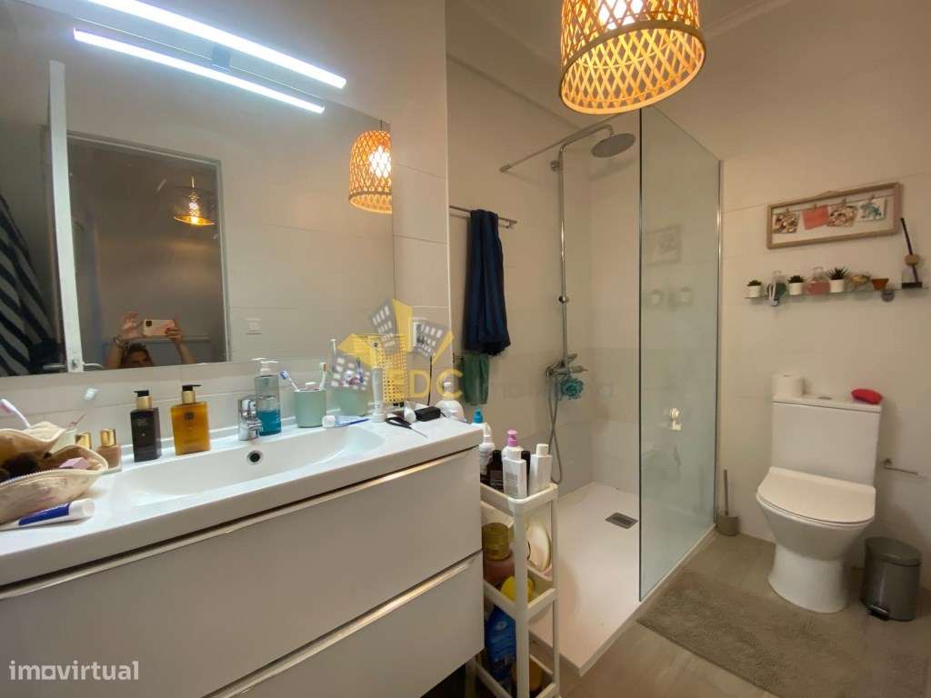 Apartamento T2 Totalmente Remodelado | Localizado na Damaia de Baix...-20