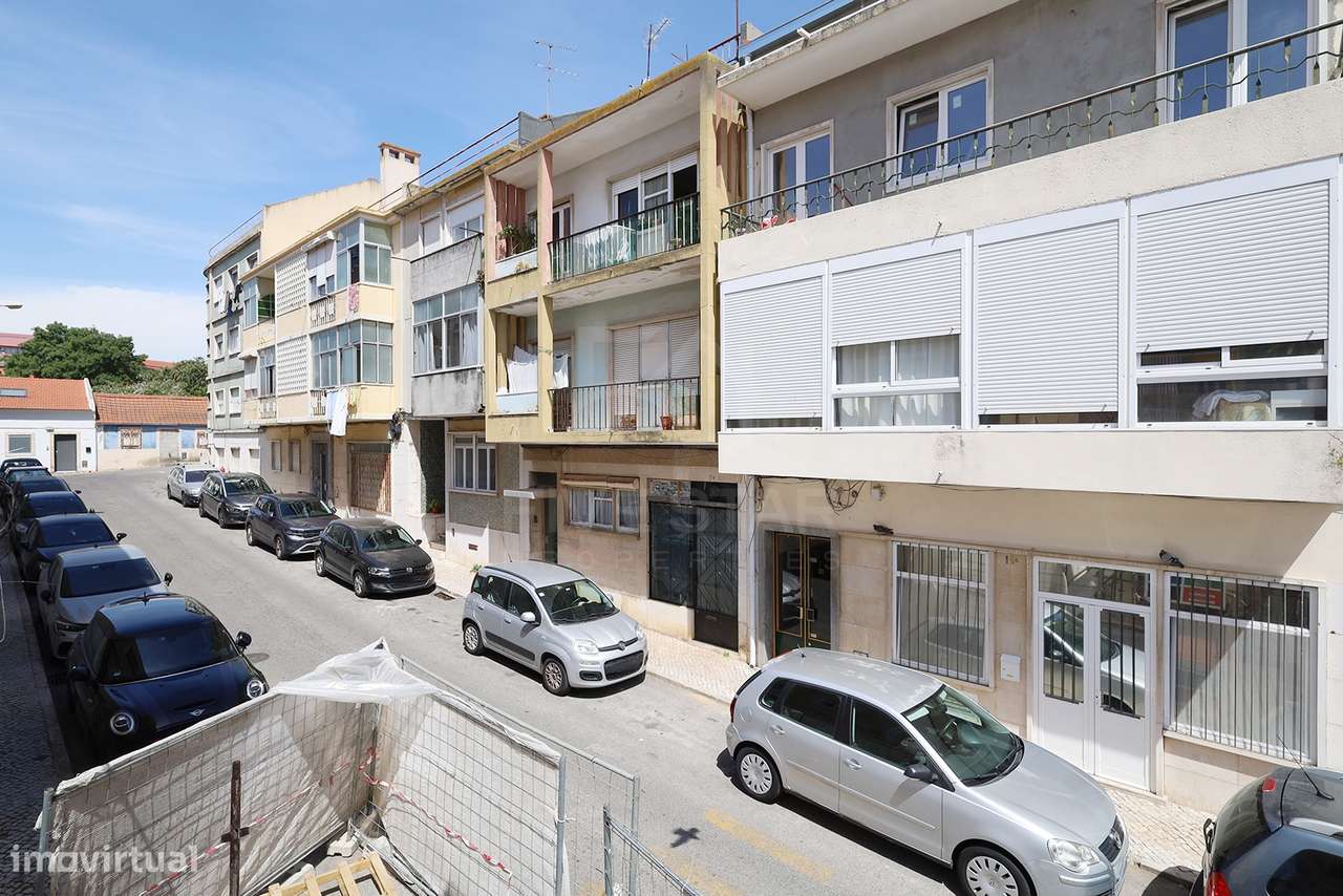 Moradia T2 renovada – Jardim Privativo- Belém-24