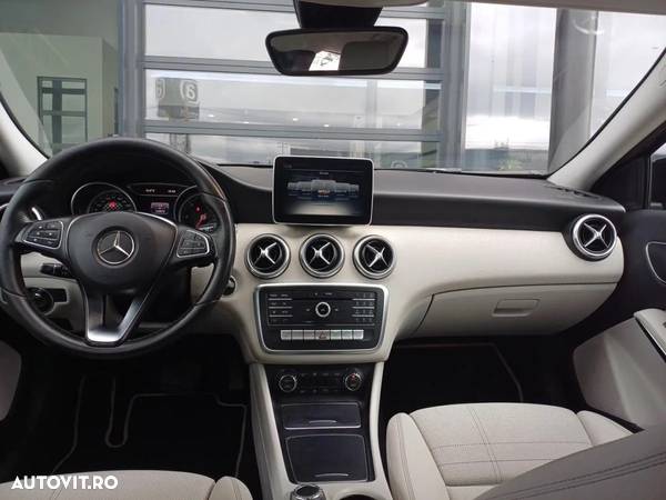 Mercedes-Benz A 200 d 4MATIC Aut. - 11