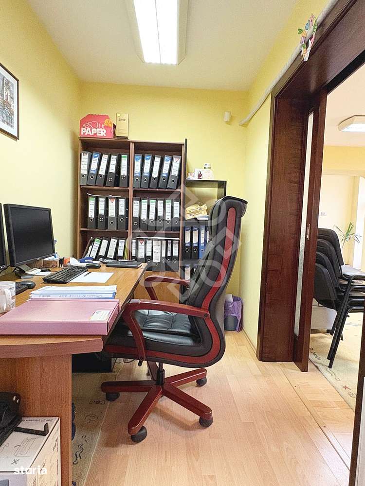 Spatiu de birou de vanzare ultrancentral in Oradea-7