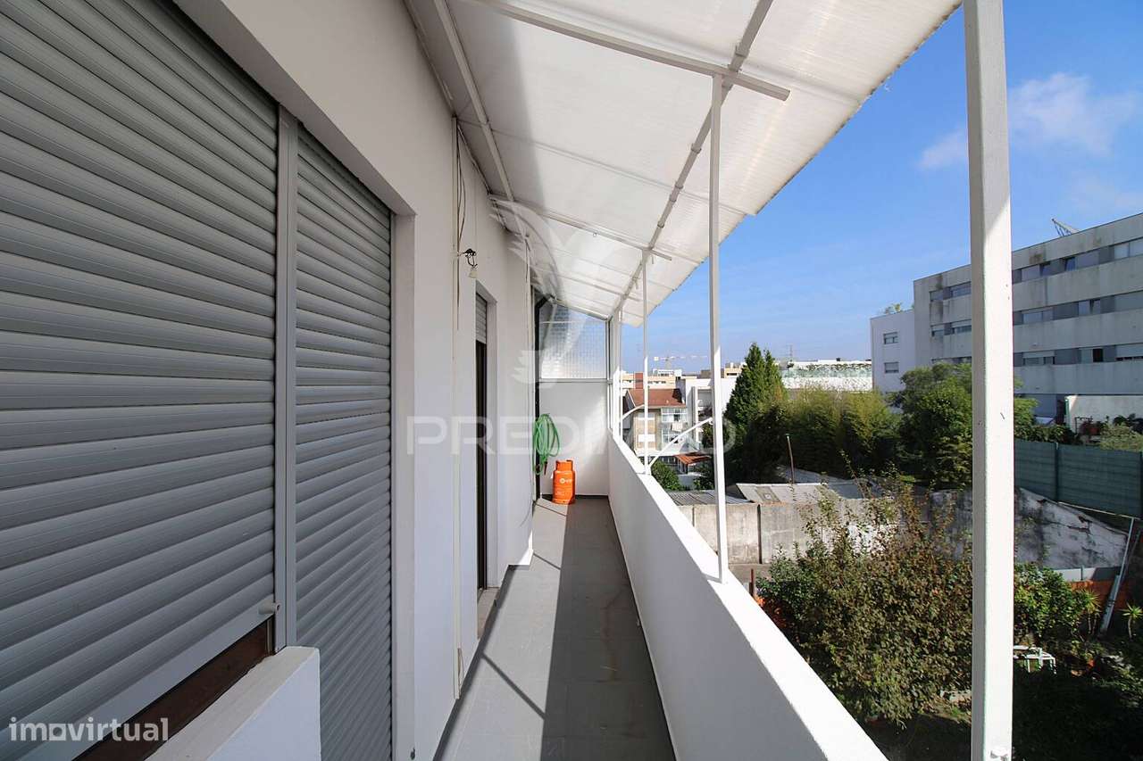 T3 com varanda em todas as divisões junto à Areosa - Grande imagem: 2/28