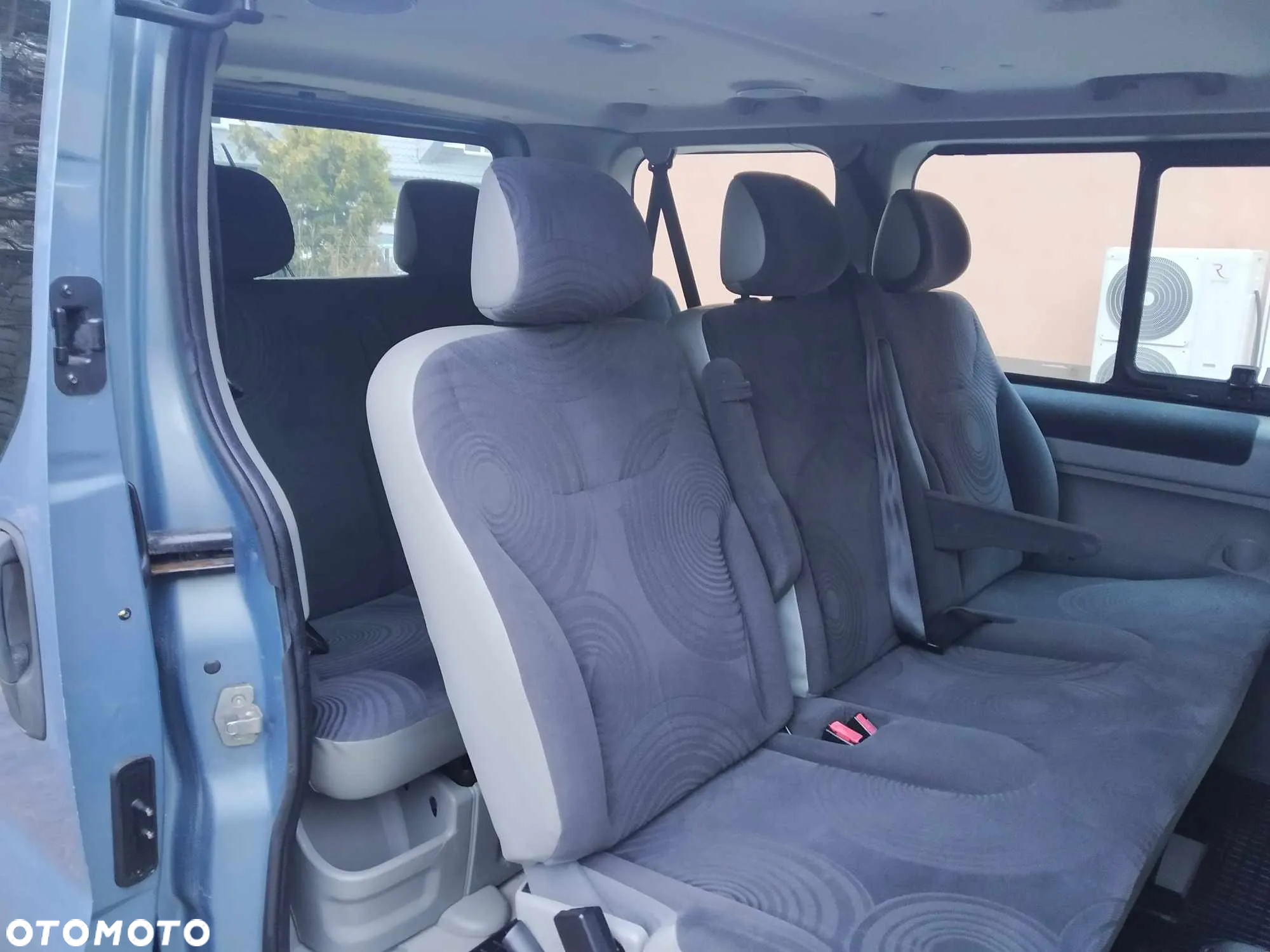 Renault Trafic 2.5 dCi 150 FAP Passenger L1H1 Privilège - 8