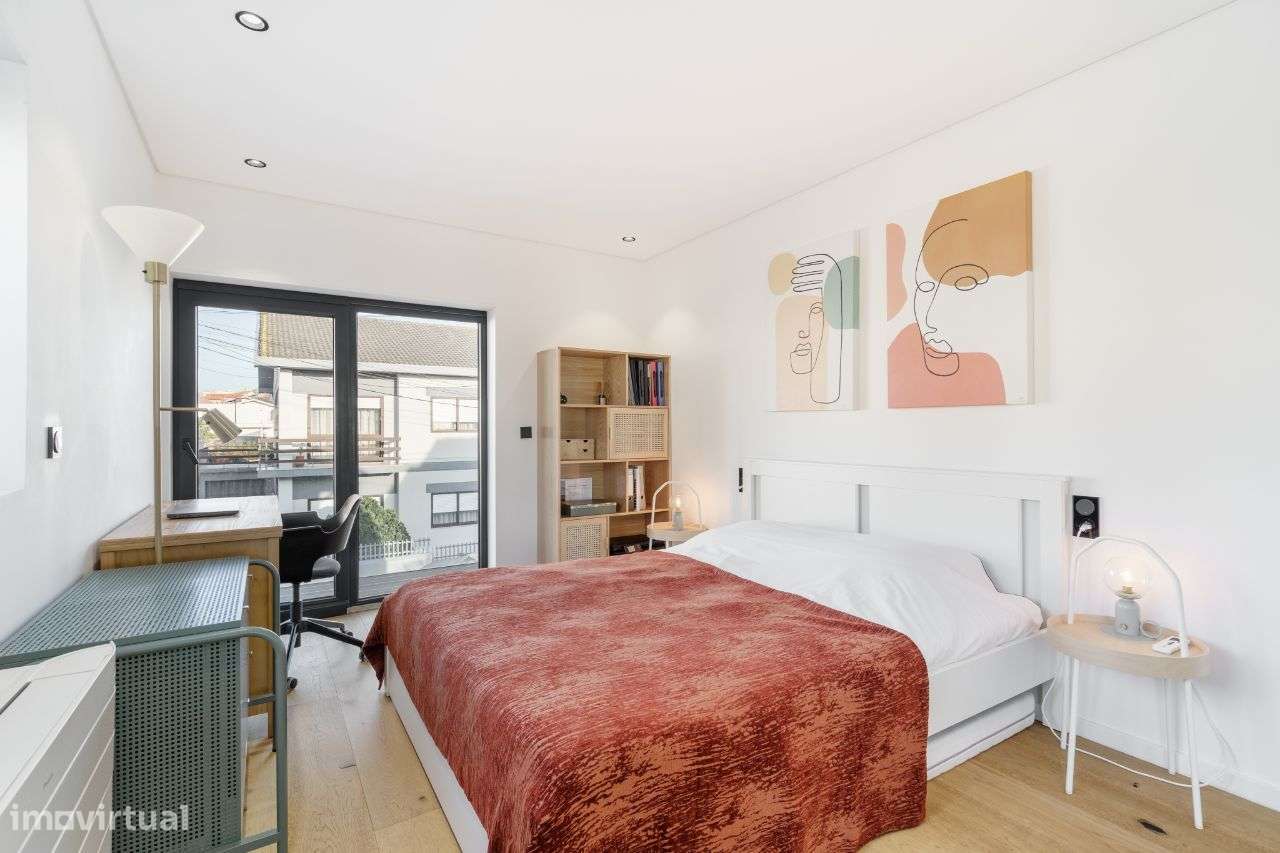 Moradia V3+1 totalmente renovada com vista mar-35