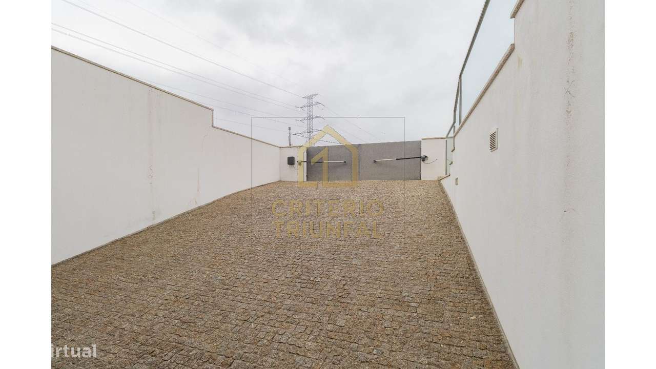 Moradia Geminada T3 em Penafiel-40