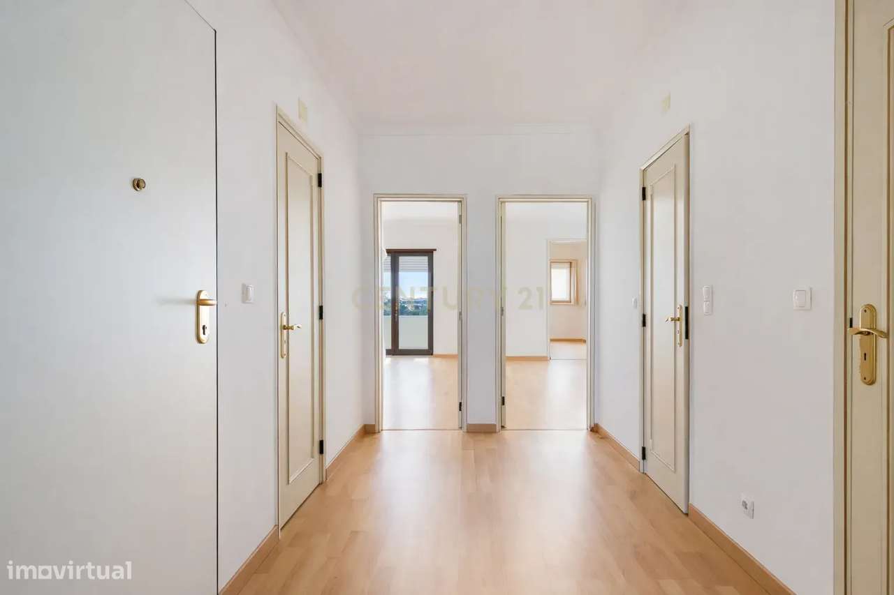 T2 Espaçoso com Varandas e Vista Mar – Quinta das Palmeiras, Oeiras - Grande imagem: 2/14