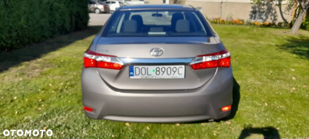 Toyota Corolla 1.6 Premium MS - 13