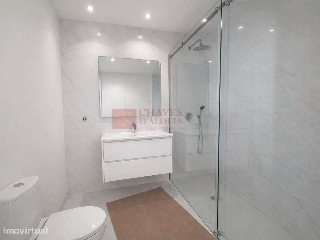 ERICEIRA - T2 COM VARANDA E VISTA MAR-7