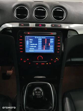 Ford S-Max - 10