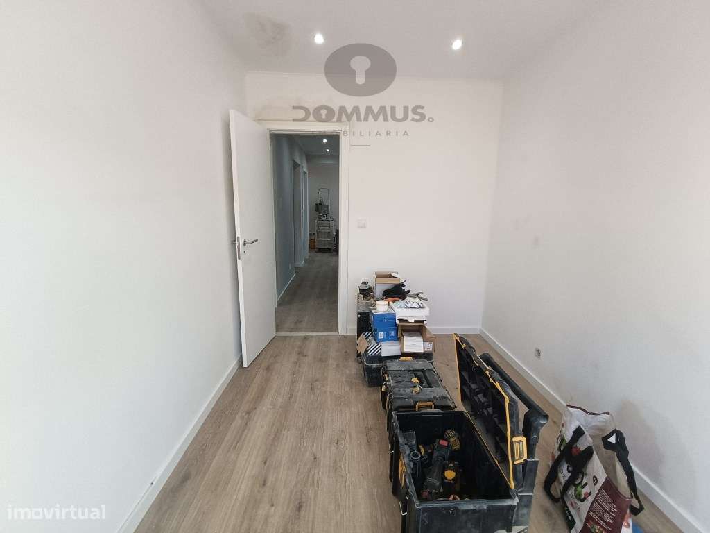 Apartamento T3 na Damaia totalmente Remodelado-32