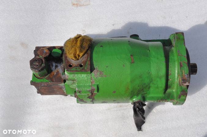 HYDROMOTOR SILNIK JAZDY JOHN DEERE 1075 / 1085 NR MF23-000-392111 - 2