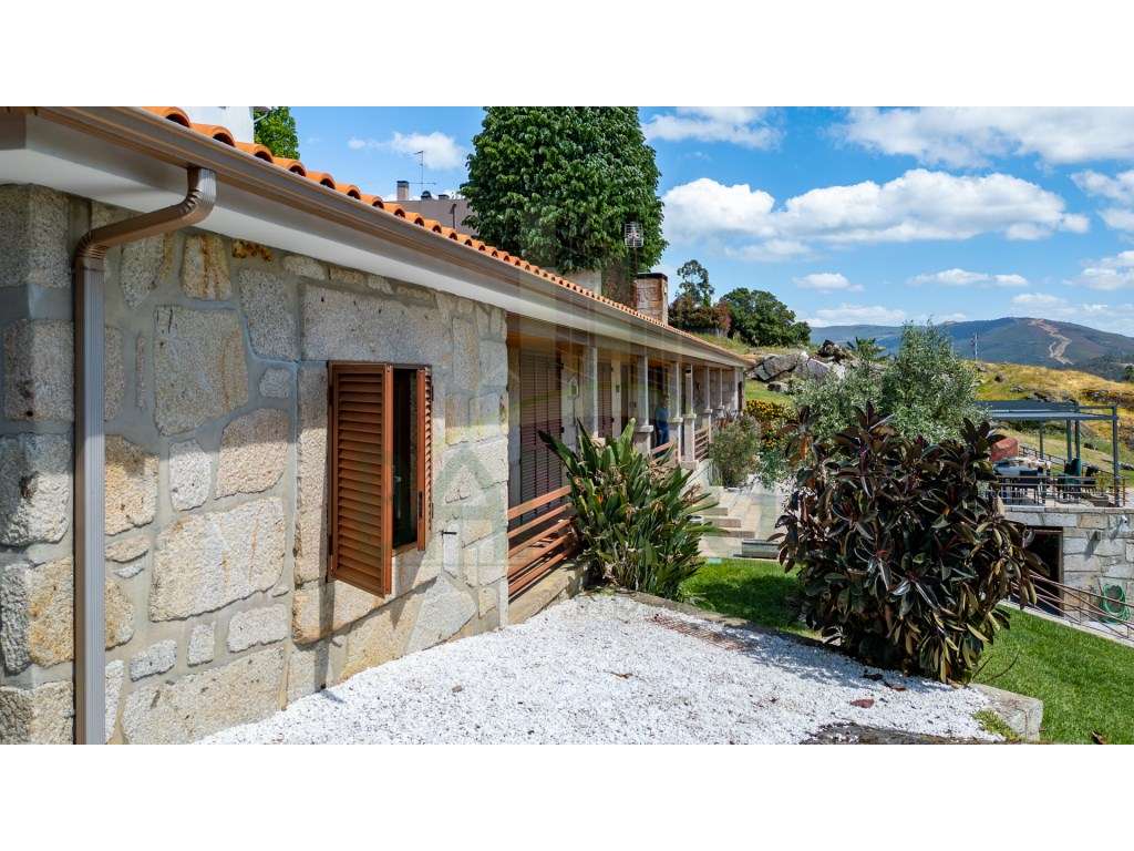 Moradia T4 térrea, com piscina, para venda em Vilar de Mouros.-3