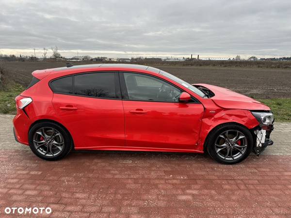 Ford Focus 1.0 EcoBoost ST-Line Red ASS - 3