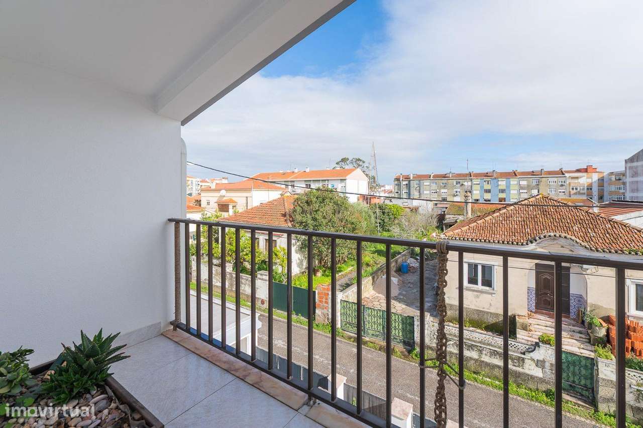 Propriedade com duas moradias geminadas-34