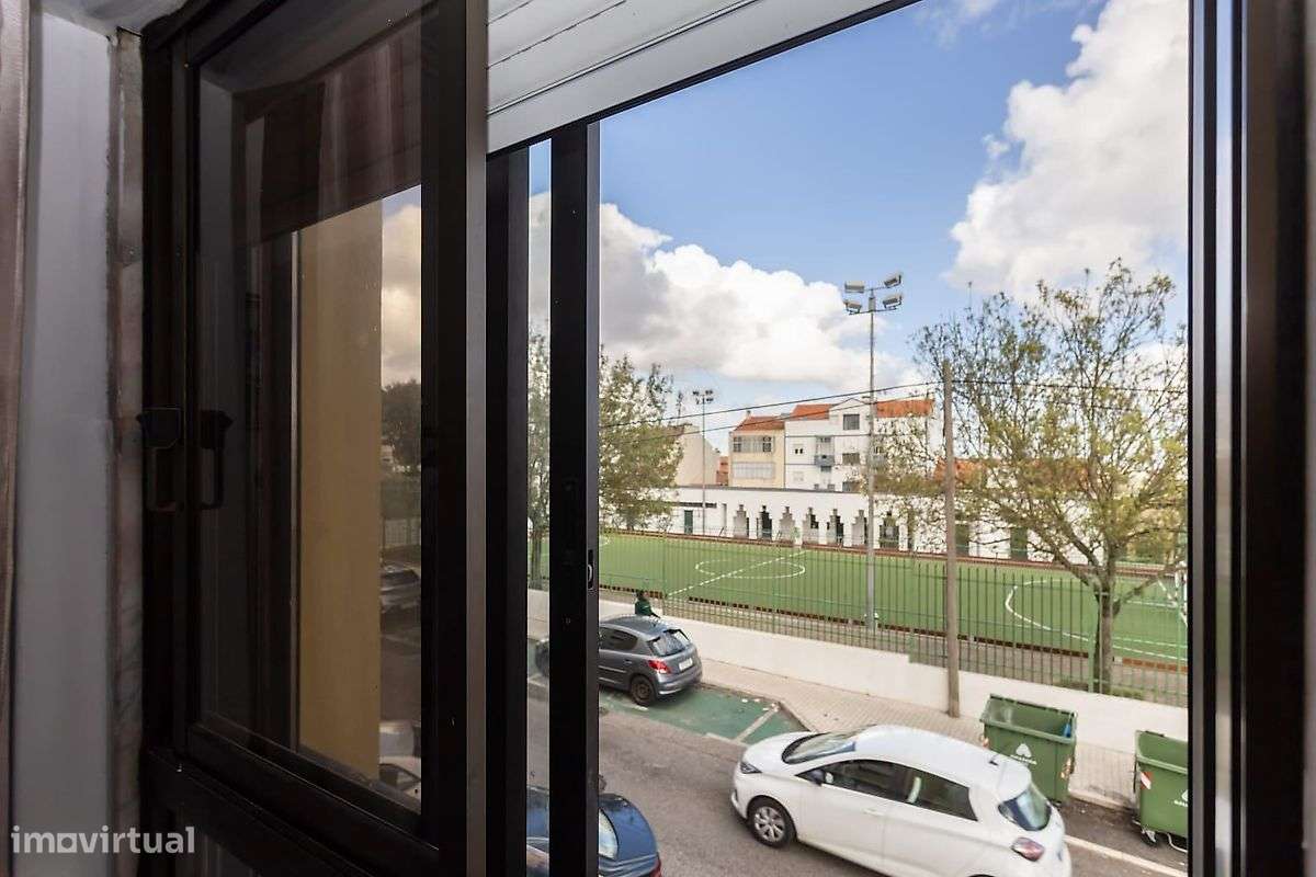 Apartamento T3 à venda em Alto da Brandoa-20