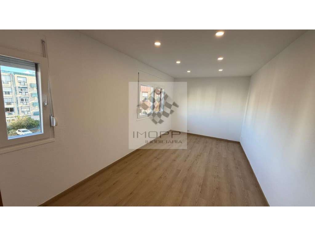 Reservado - Excelente T3 renovado nos Olivais-14