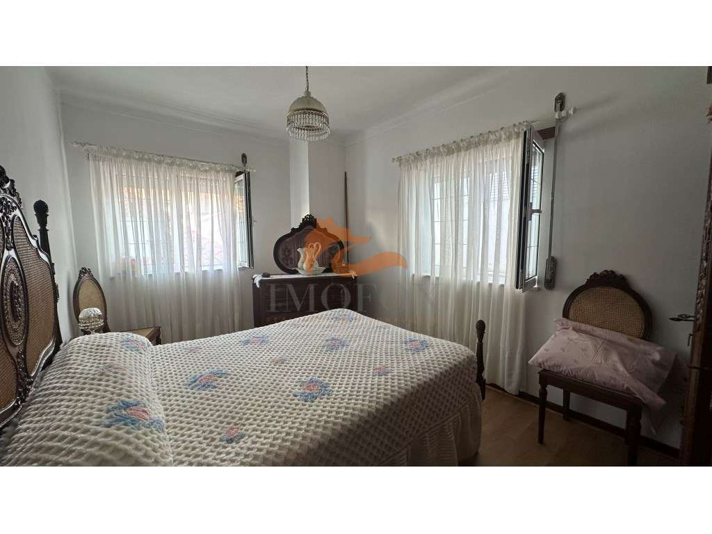 Moradia com 3 quartos e garagem pronta a habitar localizada no cent...-13