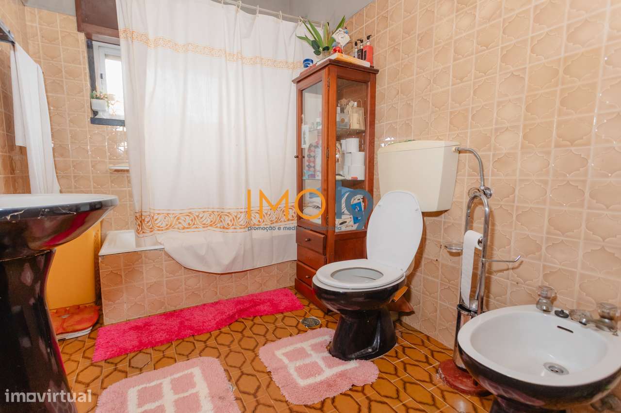 Moradia T4 + arrumos em Boleiros - Fátima-11