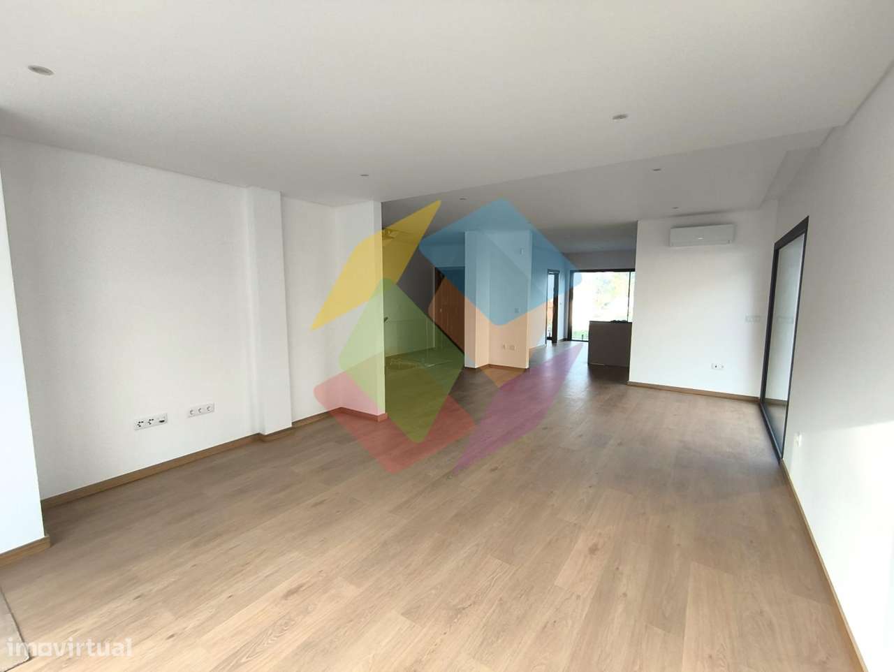 Moradia em Lobão, moderna, luminosa e pensada para o conforto da fam?-24