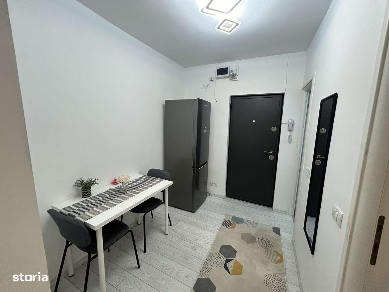 Titan Metrou 4 Min,Nicolae Grigorescu,Galeriile Titan,C ANAF - Imagine principală: 4/13